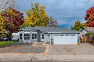 921 Pittview Ave, Central Point, OR 97502 - Photo 1