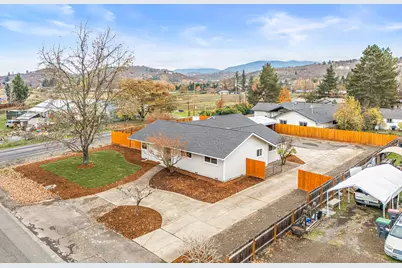 1905 Archer Drive, Medford, OR 97501 - Photo 1