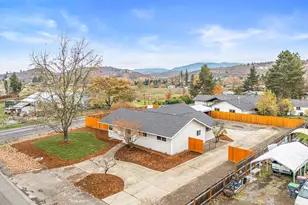 1905 Archer Dr, Medford, OR 97501 - Photo 1