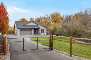 3285 Springbrook Rd, Medford, OR 97504 - Photo 1