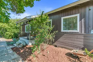219 Berrydale Ave, Medford, OR 97501 - Photo 1