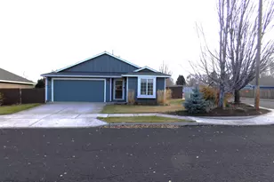 248 SW 29th St, Redmond, OR 97756 - Photo 1