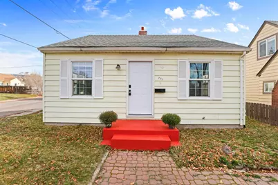 703 Mitchell Street, Klamath Falls, OR 97601 - Photo 1