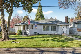 6 S Groveland Ave, Medford, OR 97504 - Photo 1