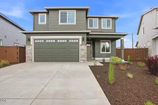 21451 NE Hayloft Pl, Bend, OR 97701 - Photo 1