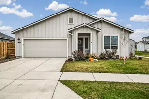 1055 NW Varnish Ln, Redmond, OR 97756 - Photo 1
