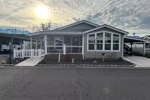 333 Mountain View Dr, Talent, OR 97540 - Photo 1