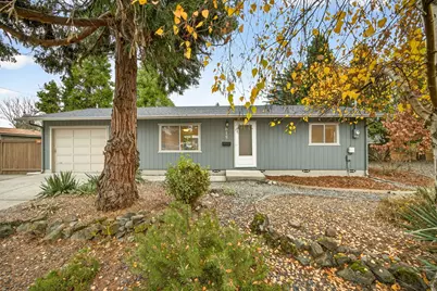 815 SE 11th Street, Grants Pass, OR 97526 - Photo 1