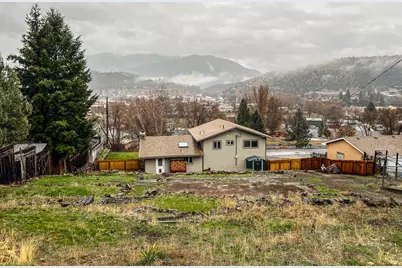 469 NW Charolais, John Day, OR 97845 - Photo 1