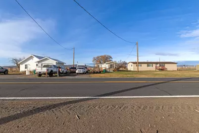 8306 Homedale Road, Klamath Falls, OR 97603 - Photo 1