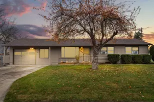 2009 Grandview Ave, Medford, OR 97504 - Photo 1