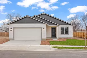 443 NW Monte Vis Ave, Madras, OR 97741 - Photo 1