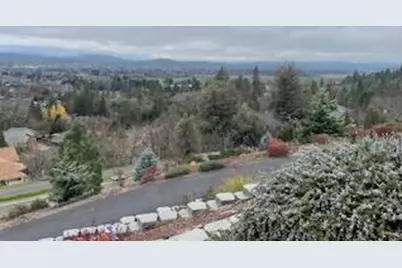 1882 NW Sunview Place, Grants Pass, OR 97526 - Photo 1