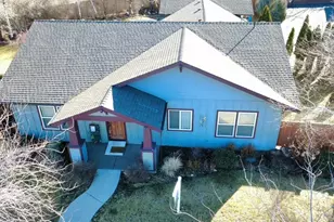 61260 Sunflower Ln, Bend, OR 97702 - Photo 1