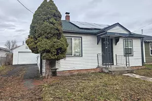 2215 Eberlein Ave, Klamath Falls, OR 97601 - Photo 1