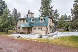 215 S Spruce St, Sisters, OR 97759 - Photo 1