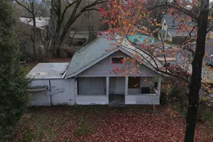 519 NW D St, Grants Pass, OR 97526 - Photo 1