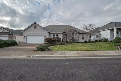 198 Prairie Landing Drive, Eagle Point, OR 97524 - Photo 1