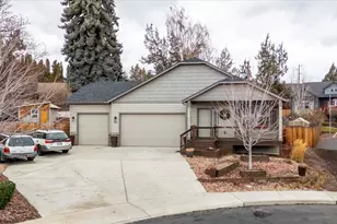 841 SW 23rd Ct, Redmond, OR 97756 - Photo 1