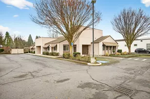 810 O'Hare Pkwy, Medford, OR 97504 - Photo 1