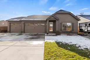 5008 Amberview Ln, Klamath Falls, OR 97603 - Photo 1