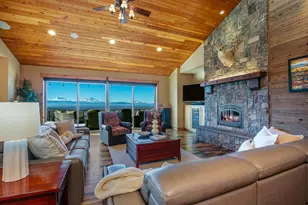 10935 Summit Ridge Ct, Redmond, OR 97756 - Photo 1