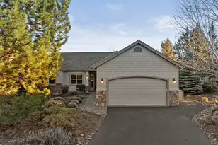 762 Crystal Falls Ct, Redmond, OR 97756 - Photo 1