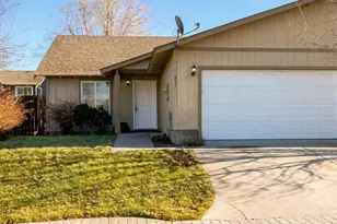 857 SE Maliah Ave, Madras, OR 97741 - Photo 1