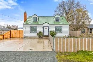 793 Marshall Ave, Medford, OR 97501 - Photo 1