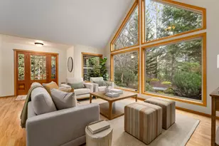 700 Rancho Vista Dr, Grants Pass, OR 97526 - Photo 1