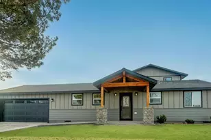 551 SE Holly St, Prineville, OR 97754 - Photo 1