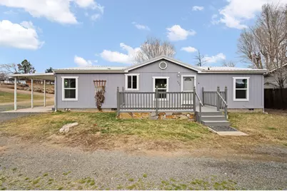 682 SE 10th Street, Madras, OR 97741 - Photo 1