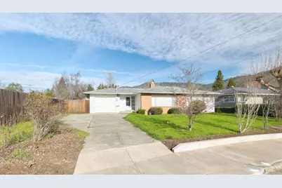 714 NE Riddle Drive, Grants Pass, OR 97526 - Photo 1