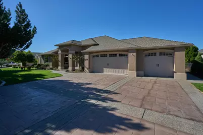 384 Robert Trent Jones Boulevard, Eagle Point, OR 97524 - Photo 1