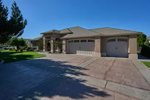 384 Robert Trent Jones Blvd, Eagle Point, OR 97524 - Photo 1