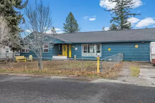 810 NE Clifton Ave, Prineville, OR 97754 - Photo 1