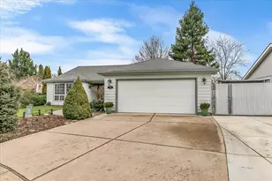 1258 Joshua Ct, Central Point, OR 97502 - Photo 1