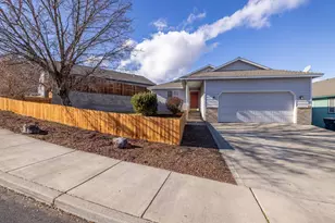 2113 SW 35th Pl, Redmond, OR 97756 - Photo 1