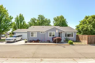2427 Granite Ct, White City, OR 97503 - Photo 1