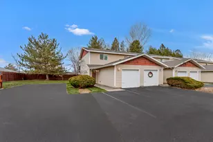 2610 SW 23rd St, Redmond, OR 97756 - Photo 1
