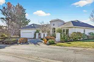 3192 Arnold Palmer Wy, Medford, OR 97504 - Photo 1