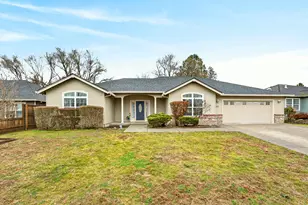 884 Mendolia Way, Central Point, OR 97502 - Photo 1