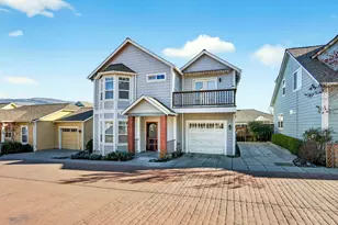 252 9th St Alley, Ashland, OR 97520 - Photo 1