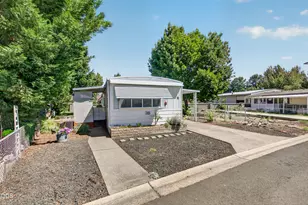3431 S Pacific Hwy, Medford, OR 97501 - Photo 1