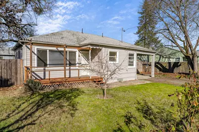 908 SW Bridge Street, Grants Pass, OR 97526 - Photo 1