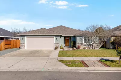 966 Newcastle Street, Medford, OR 97501 - Photo 1