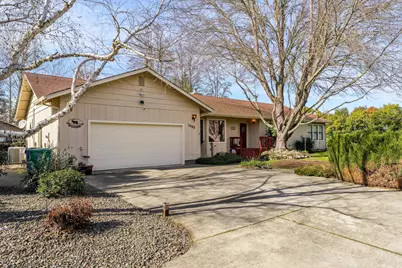 1462 Darneille Lane, Grants Pass, OR 97527 - Photo 1