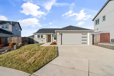 3509 Carnelian Street, Medford, OR 97504 - Photo 1