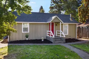 405 NW Dimmick St, Grants Pass, OR 97526 - Photo 1