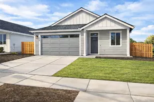 2364 SW 25th St, Redmond, OR 97756 - Photo 1